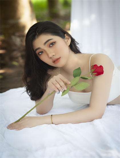 青春盛宴在线观看_女人用嘴巴吸出精子会反流吗_把极品白丝校花啪到腿软